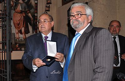 Acto de entrega de la Medalla de oro del Ateneo a la Academia de Córdoba